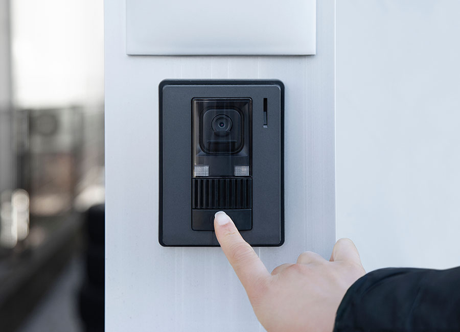 Portail connecté, avec un système de caméra et d'automatisation du système d'ouverture